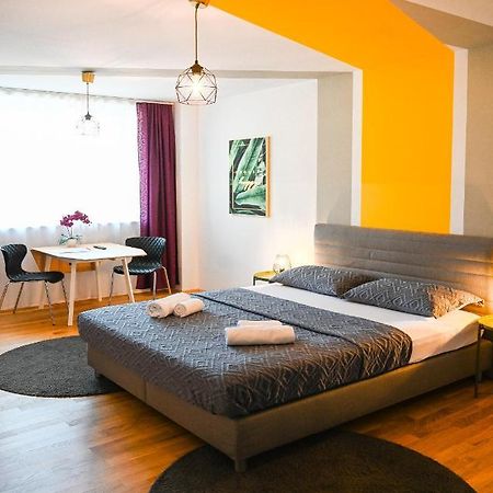 Backpacker Apartment Naschmarkt Відень Екстер'єр фото